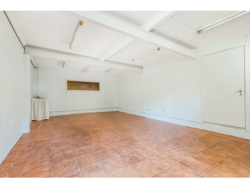 43 Dobbs Street, Holland Park West QLD 4121