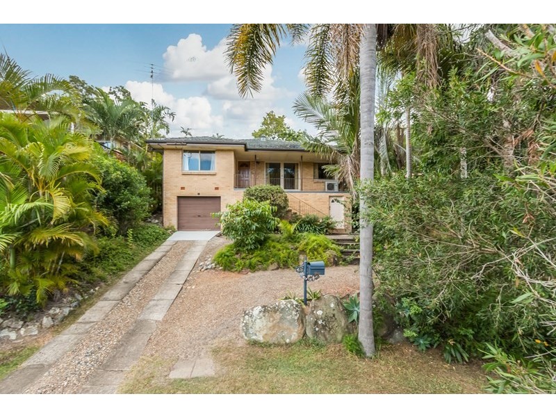 43 Dobbs Street, Holland Park West QLD 4121