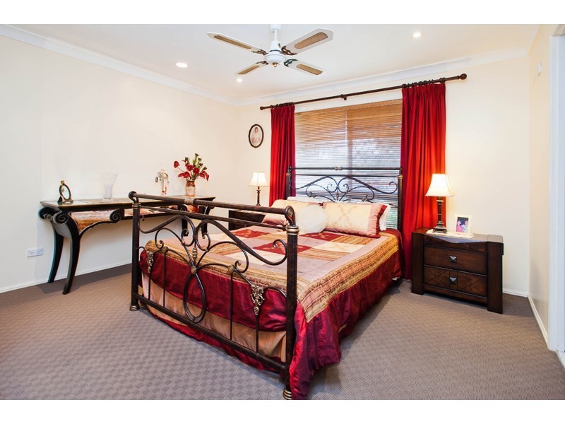 54 Bannockburn Road, Windaroo QLD 4207