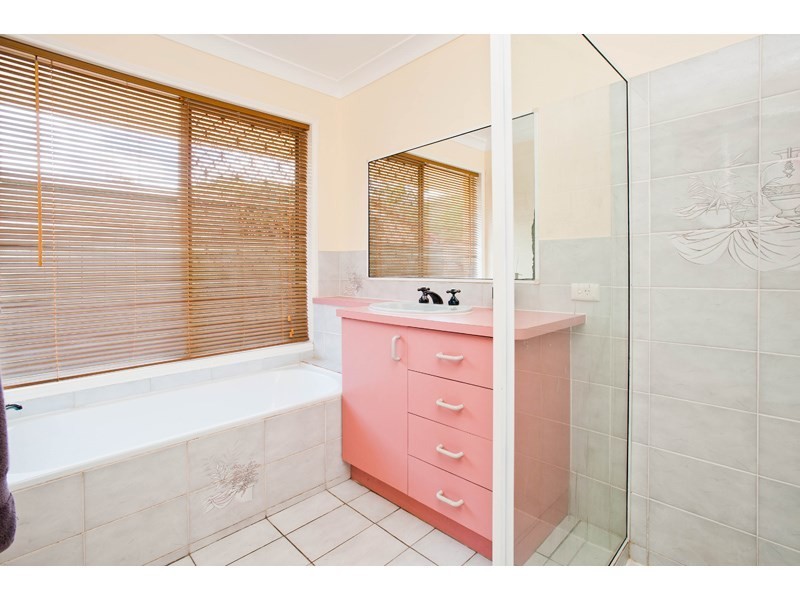 54 Bannockburn Road, Windaroo QLD 4207