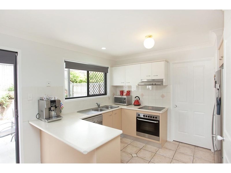 6/7 Nev Close, Wishart QLD 4122