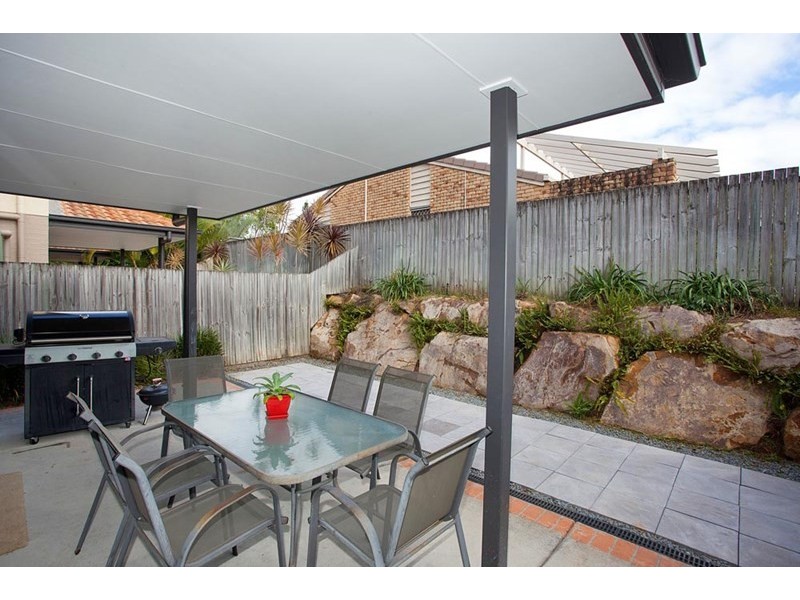 6/7 Nev Close, Wishart QLD 4122