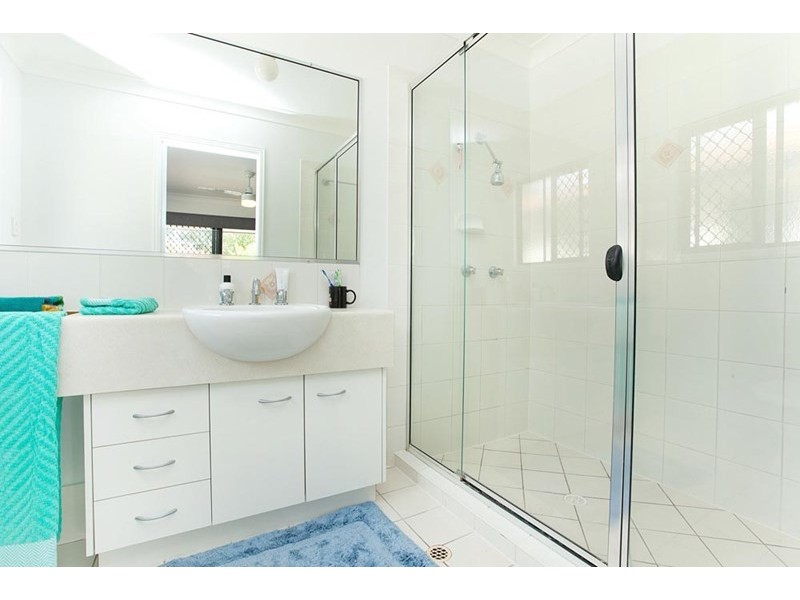 6/7 Nev Close, Wishart QLD 4122