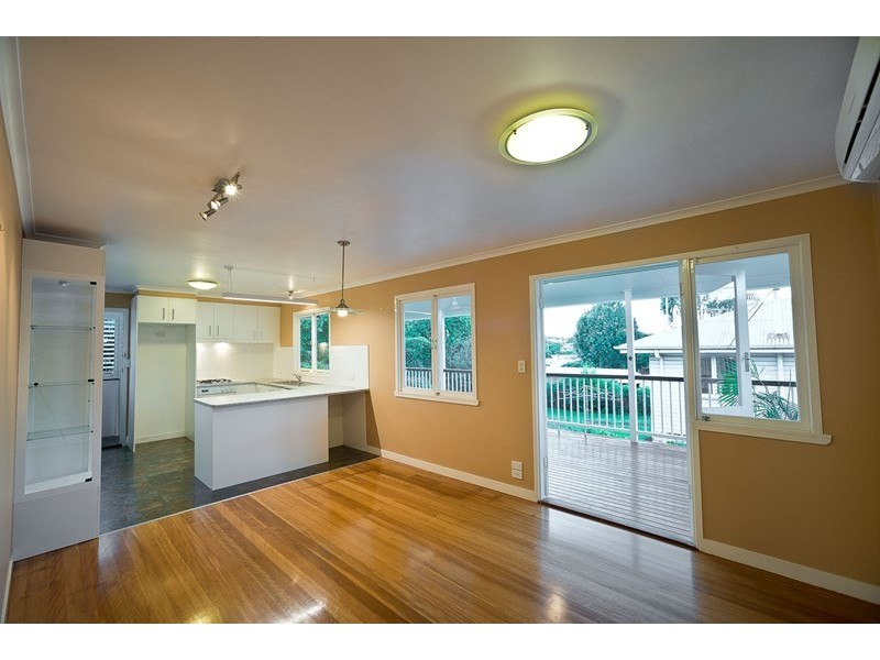 55 Wemvern Street, Upper Mount Gravatt QLD 4122