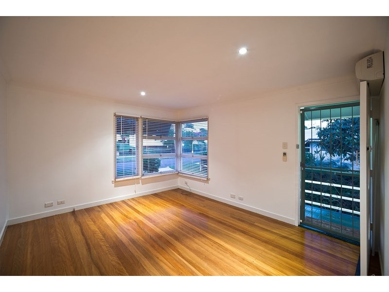 55 Wemvern Street, Upper Mount Gravatt QLD 4122