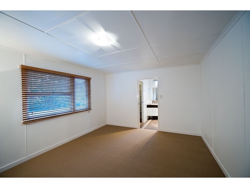 55 Wemvern Street, Upper Mount Gravatt QLD 4122