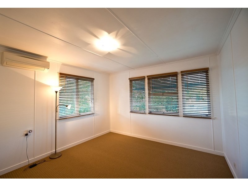 55 Wemvern Street, Upper Mount Gravatt QLD 4122