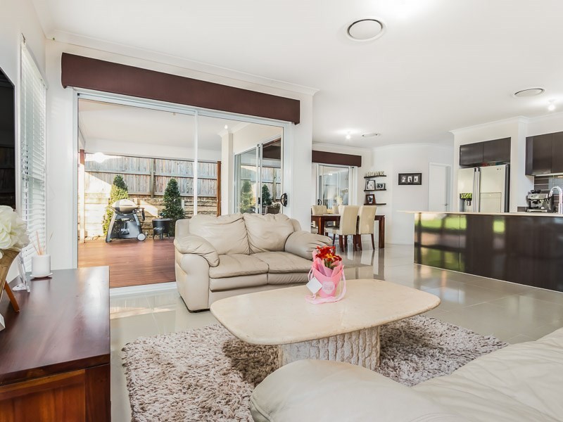 36 Westbury Place, Carindale QLD 4152