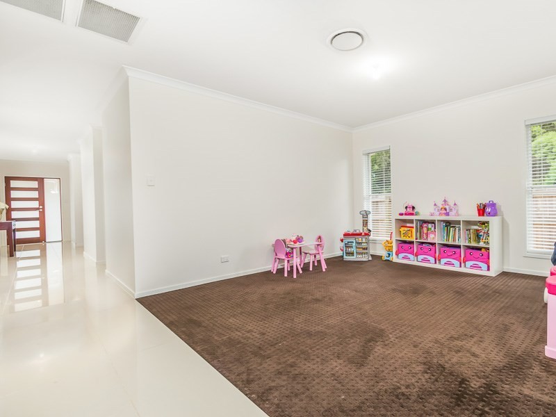 36 Westbury Place, Carindale QLD 4152