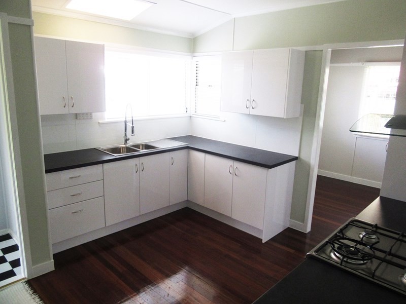 6 Wemvern Street, Upper Mount Gravatt QLD 4122