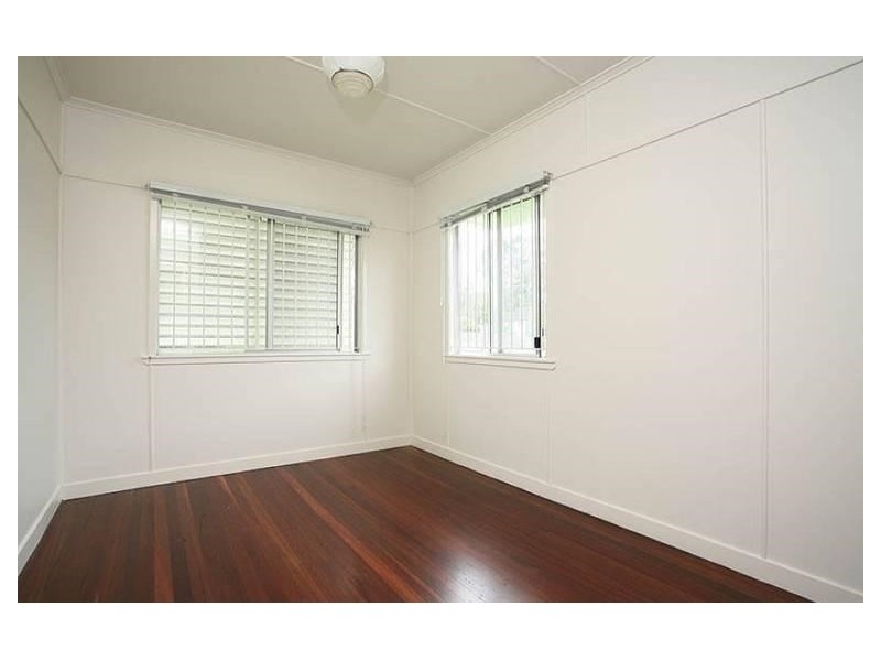 6 Wemvern Street, Upper Mount Gravatt QLD 4122