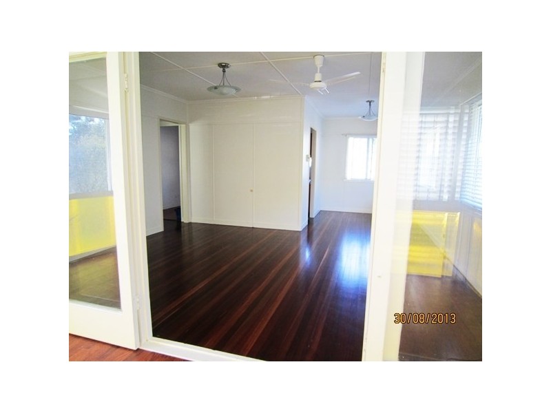 6 Wemvern Street, Upper Mount Gravatt QLD 4122