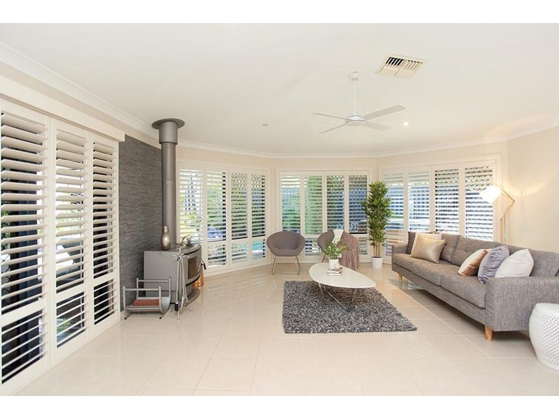 16 Lachine Place, Mansfield QLD 4122