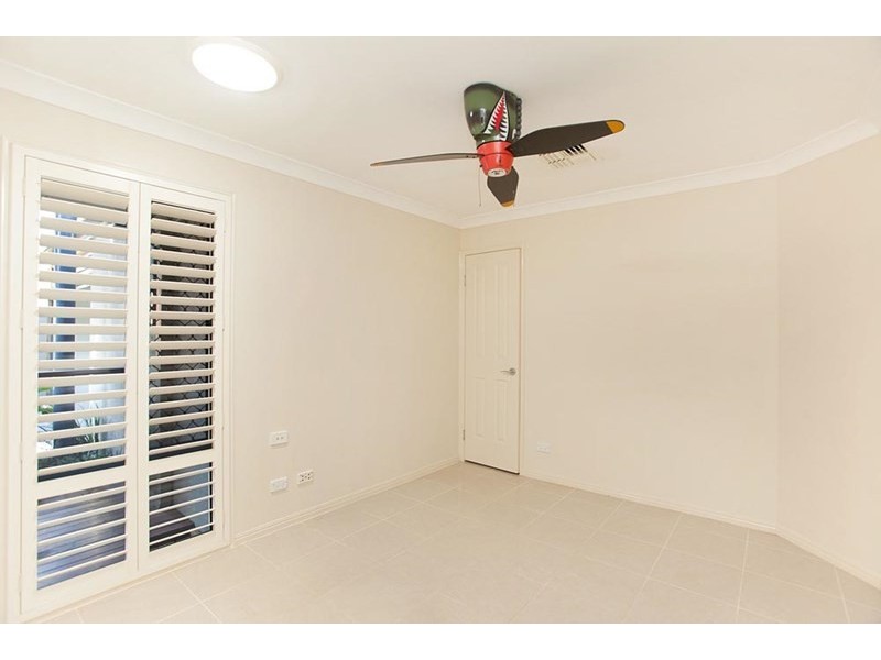 16 Lachine Place, Mansfield QLD 4122