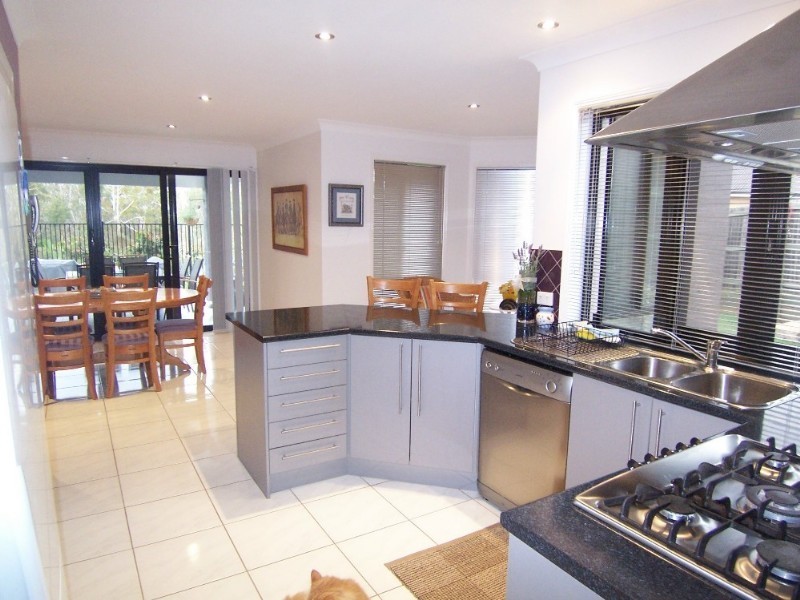 23a Apple Blossom Plc, Eight Mile Plains QLD 4113