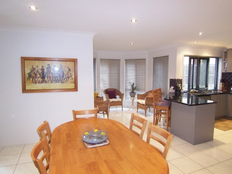 23a Apple Blossom Plc, Eight Mile Plains QLD 4113