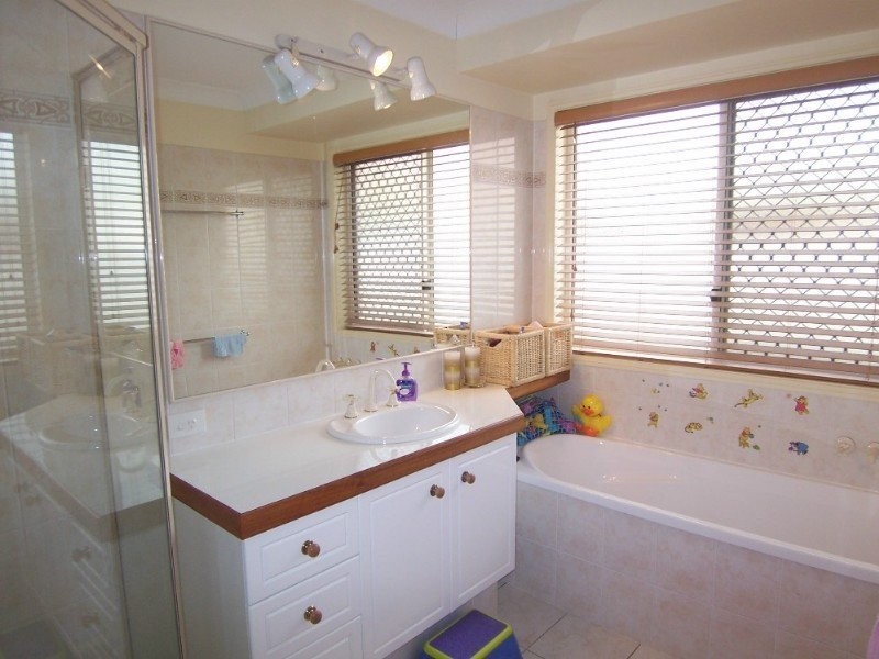 29 Pindari Crescent, Wishart QLD 4122