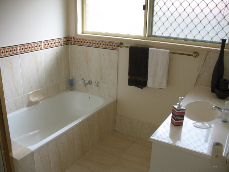 35 Oak Street, Shailer Park QLD 4128