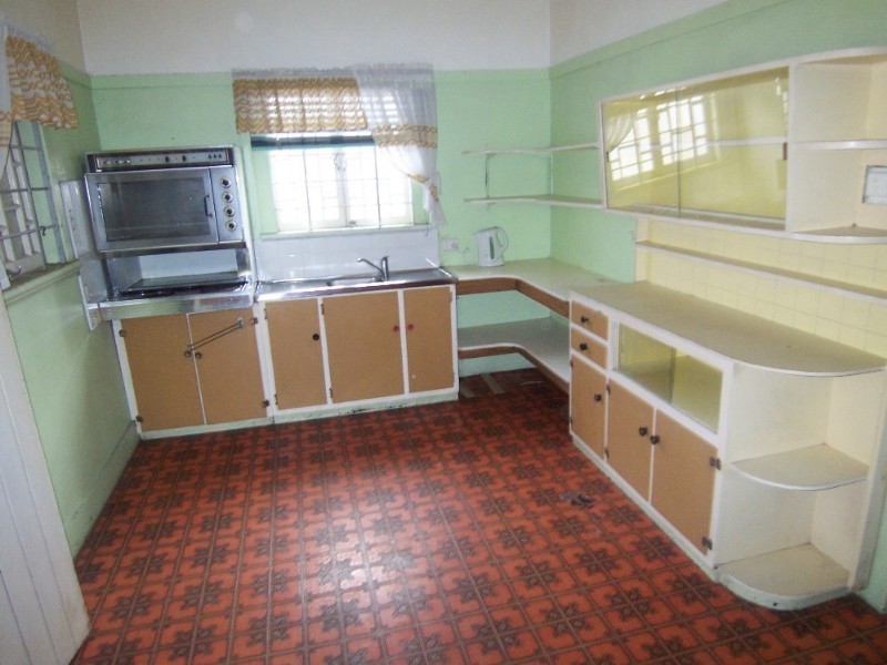 1109 Logan Road, Holland Park West QLD 4121