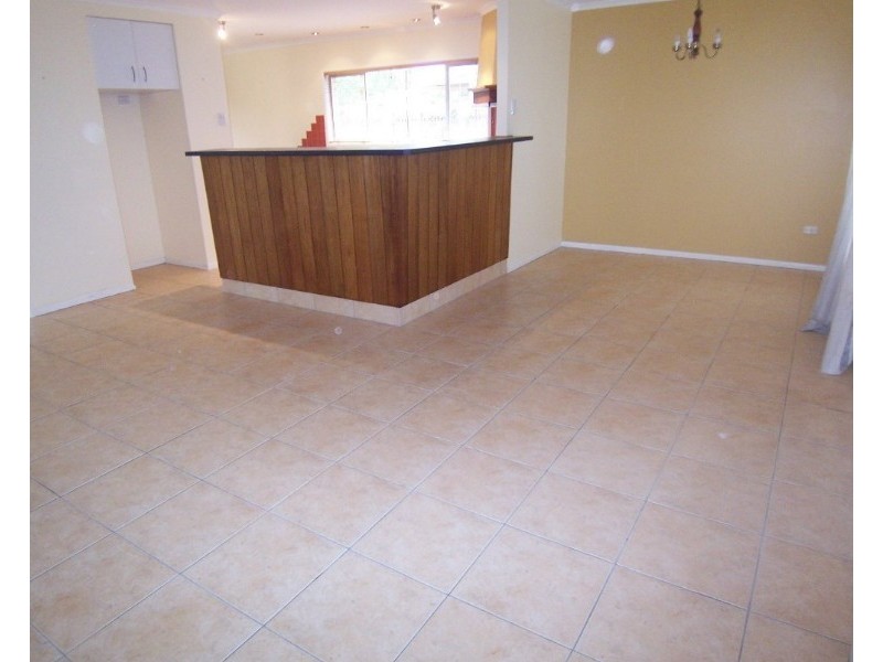 4 Sheraton Street, Macgregor QLD 4109