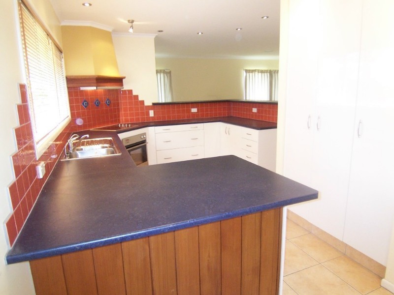 4 Sheraton Street, Macgregor QLD 4109