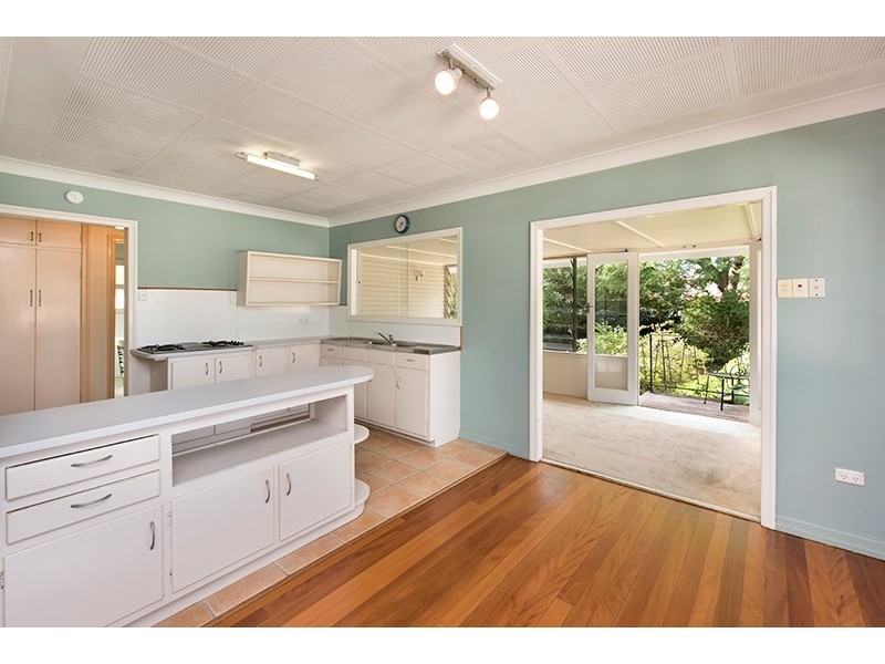 10 Justin Street, Holland Park West QLD 4121