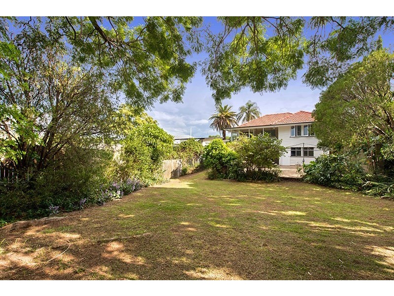 10 Justin Street, Holland Park West QLD 4121