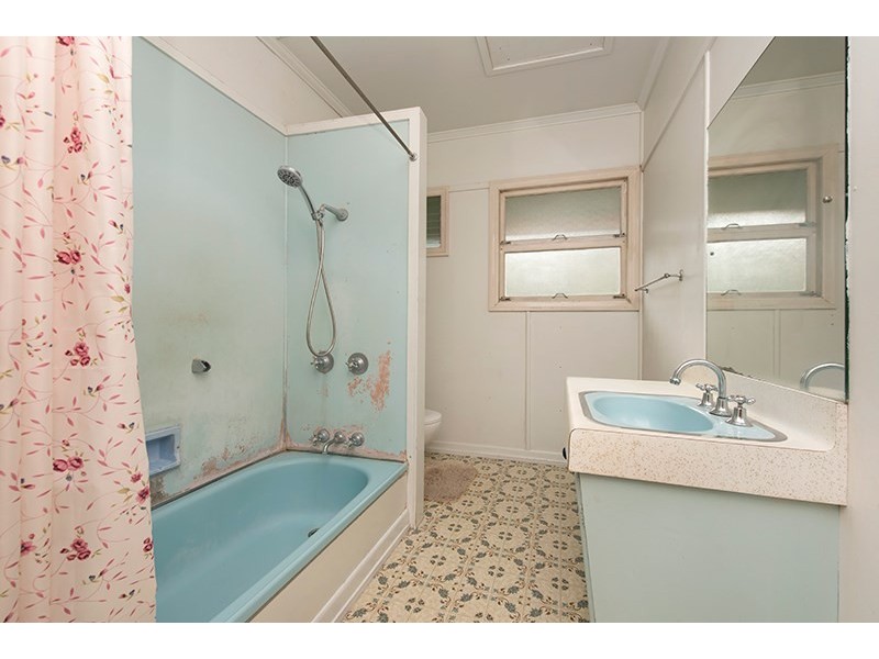 10 Justin Street, Holland Park West QLD 4121