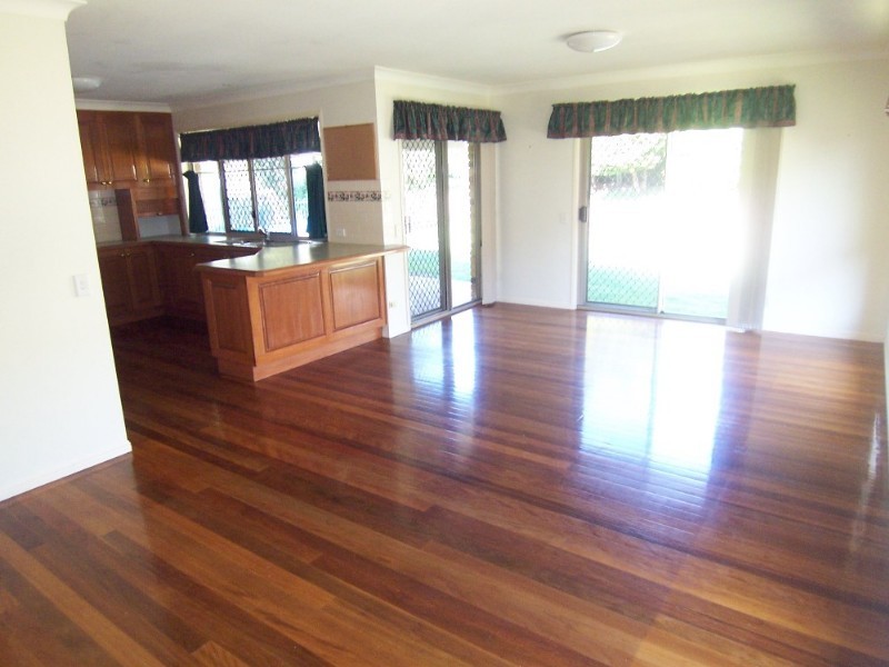 12 St Clair Crescent, Wishart QLD 4122