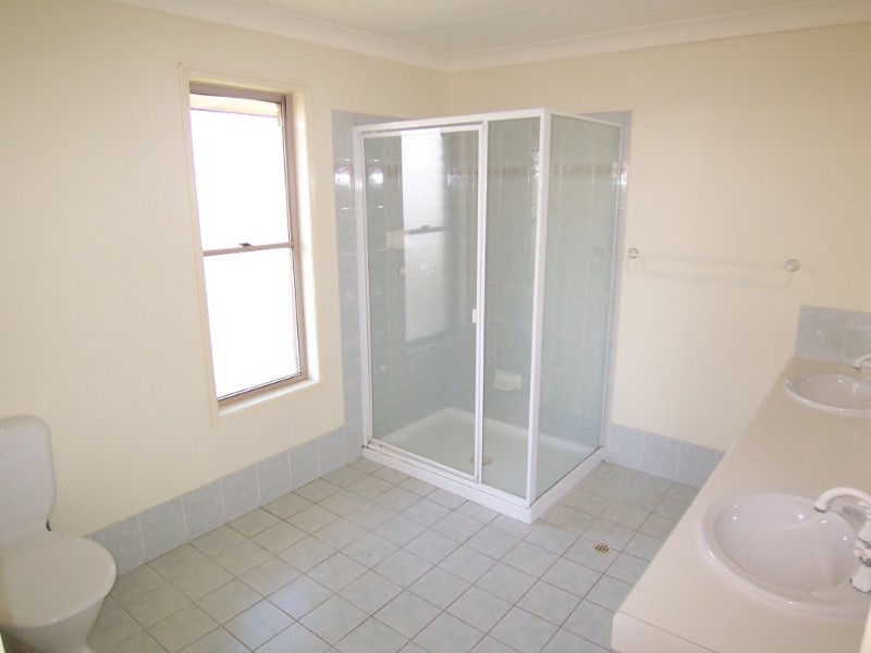 12 St Clair Crescent, Wishart QLD 4122