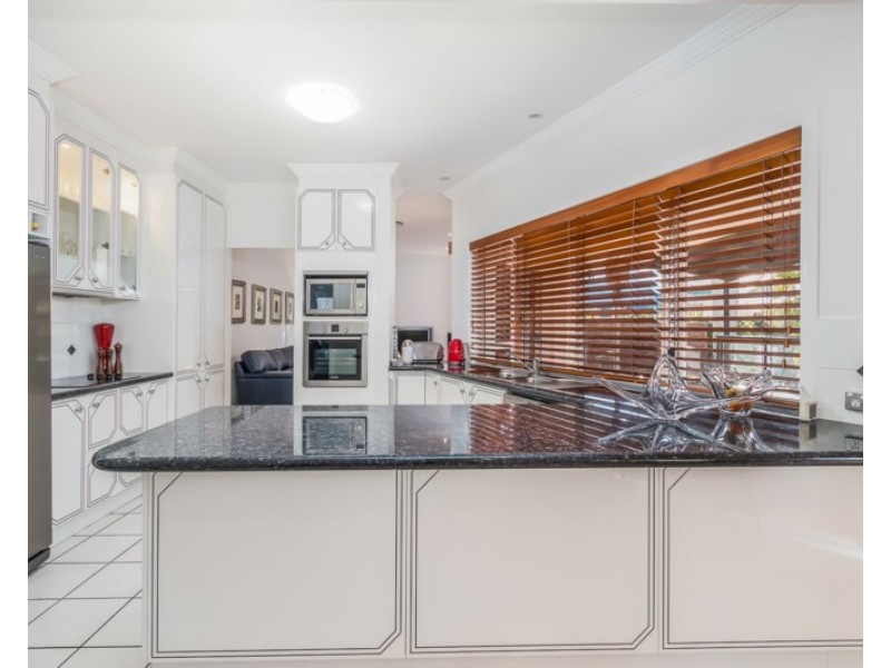 32 Sunset Place, Carindale QLD 4152