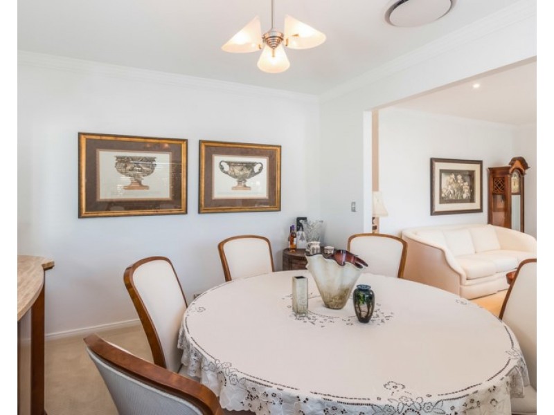 32 Sunset Place, Carindale QLD 4152