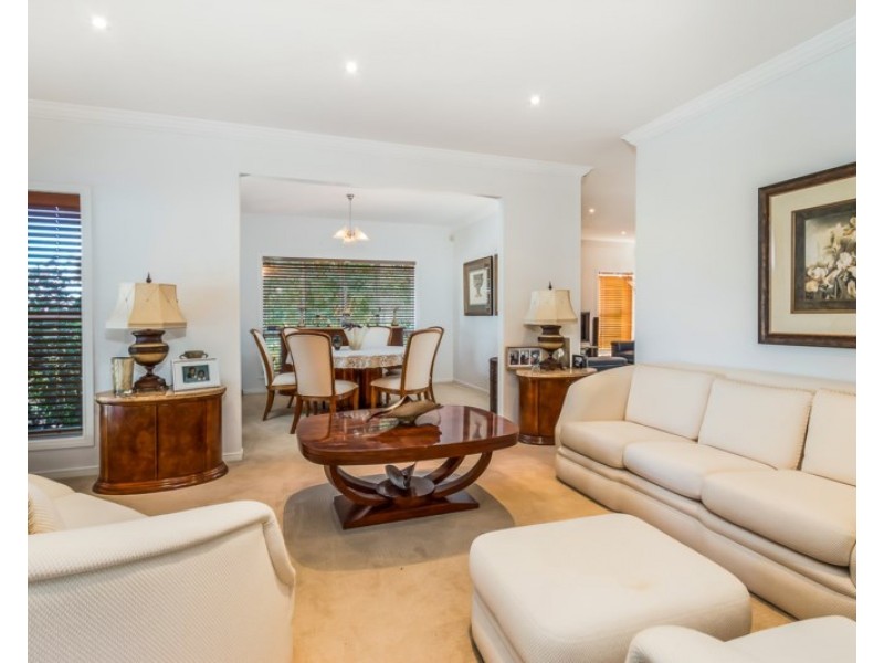 32 Sunset Place, Carindale QLD 4152