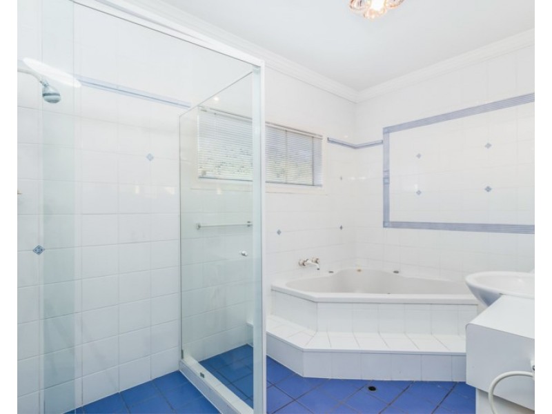 32 Sunset Place, Carindale QLD 4152