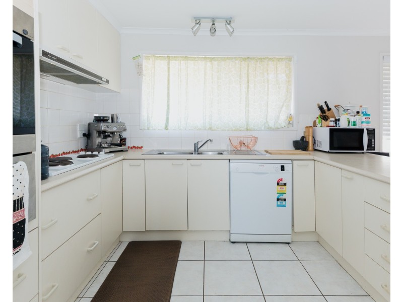 1 Cornflower Street, Mansfield QLD 4122