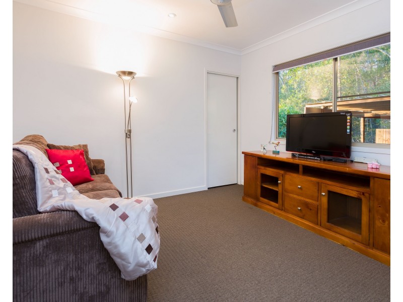 18 Carnarvon Crescent, Waterford QLD 4133