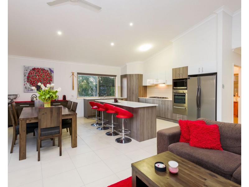18 Carnarvon Crescent, Waterford QLD 4133