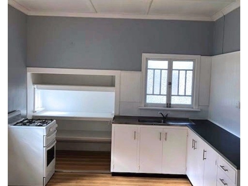 16 Broadwater Road, Mount Gravatt East QLD 4122