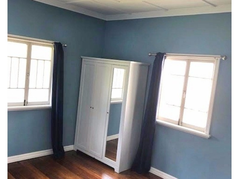 16 Broadwater Road, Mount Gravatt East QLD 4122