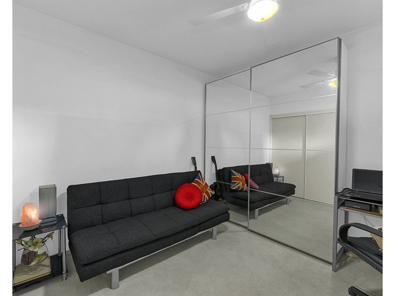 1/10 Vernon Terrace, Teneriffe QLD 4005