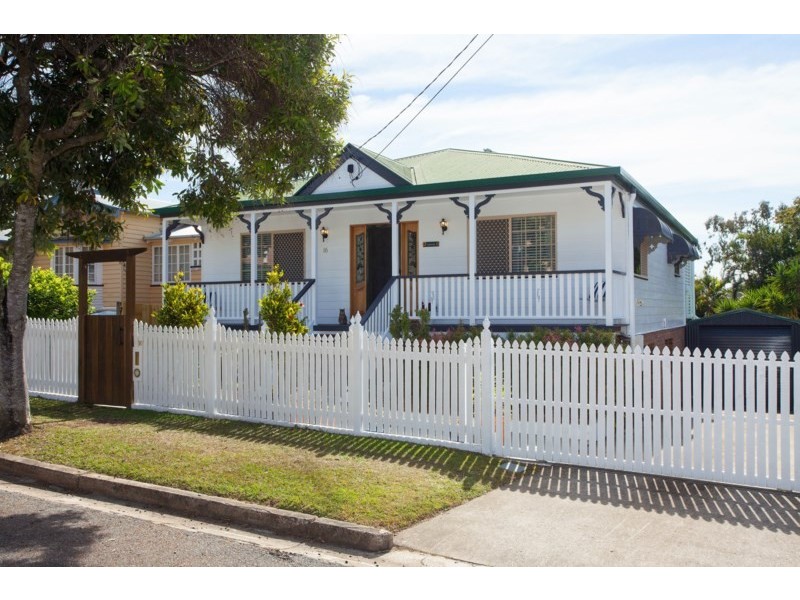 16 Burlington Street, Holland Park QLD 4121