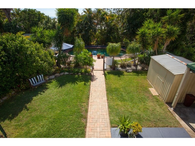 16 Burlington Street, Holland Park QLD 4121