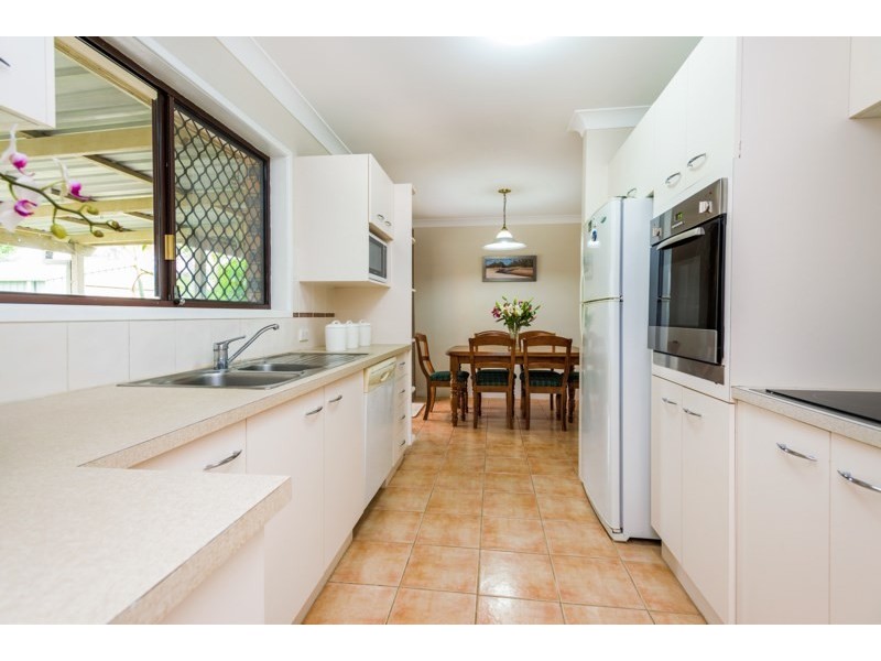 14 Pavuvu Street, Mansfield QLD 4122