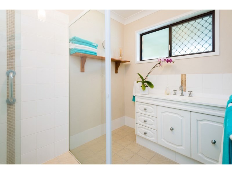 14 Pavuvu Street, Mansfield QLD 4122