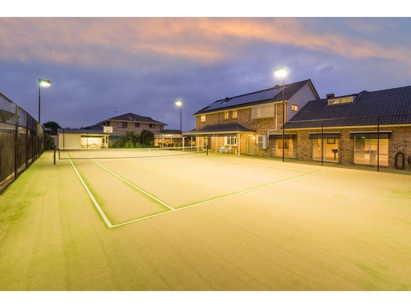 8 Dandelion Street, Eight Mile Plains QLD 4113