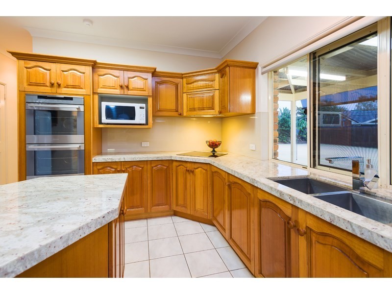 8 Dandelion Street, Eight Mile Plains QLD 4113