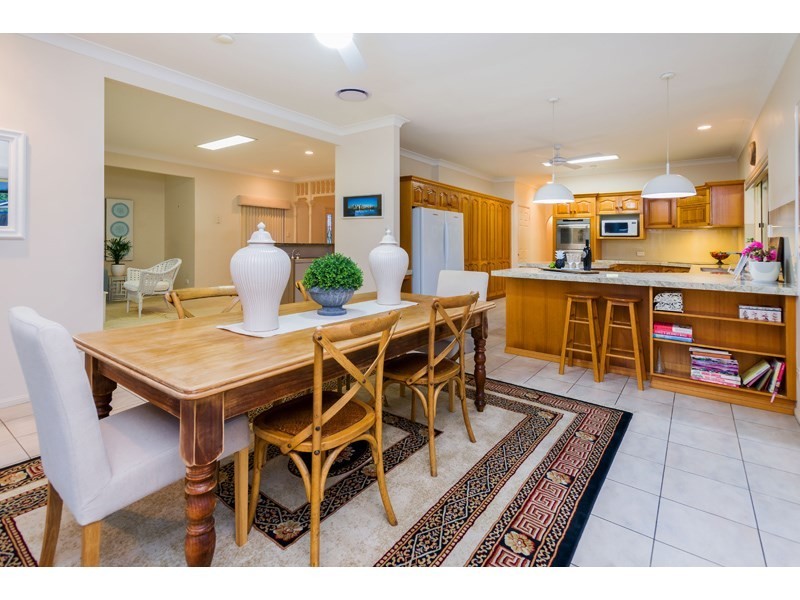 8 Dandelion Street, Eight Mile Plains QLD 4113