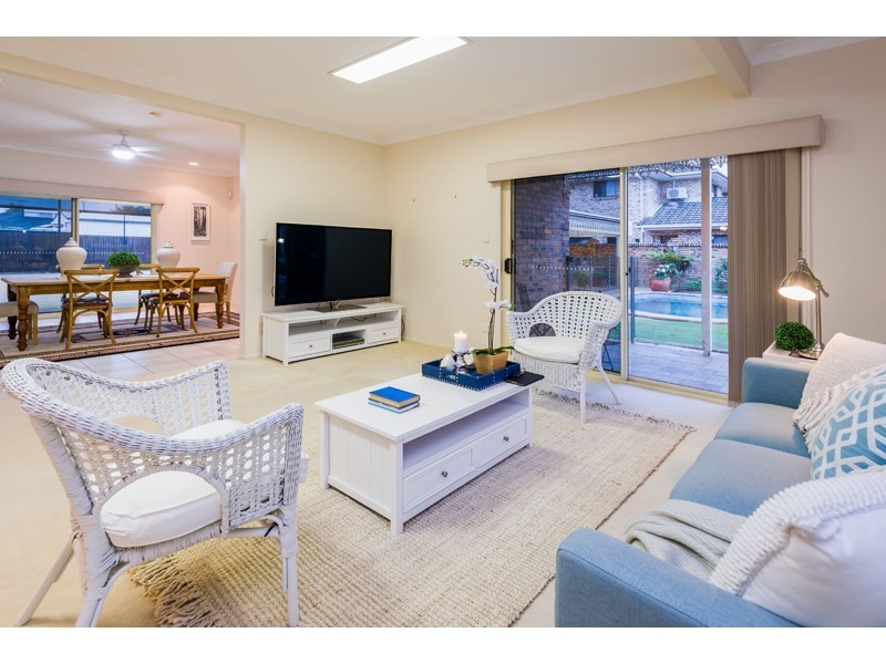 8 Dandelion Street, Eight Mile Plains QLD 4113