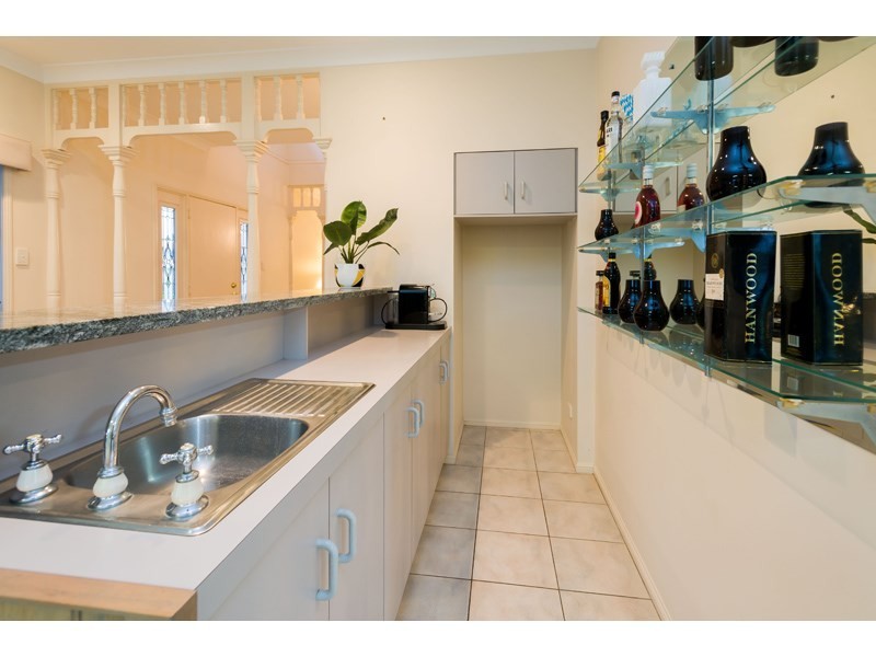 8 Dandelion Street, Eight Mile Plains QLD 4113