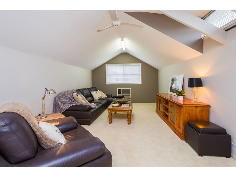 8 Dandelion Street, Eight Mile Plains QLD 4113